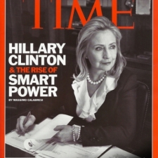 Hillary Clinton wear the famous pantsuit 