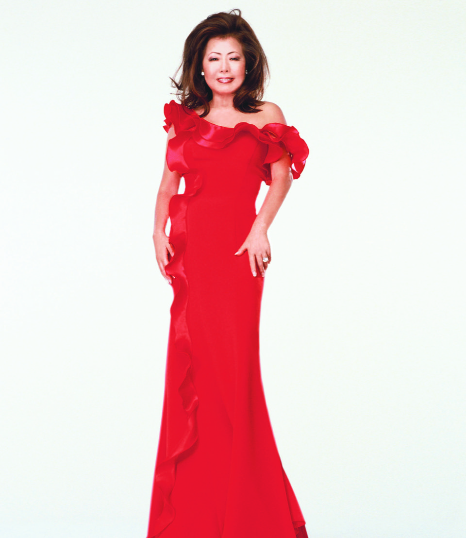 Elegant woman looks designed | Susanna Beverly Hills